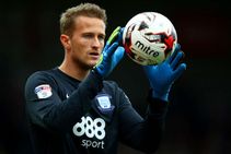Burnley Sign Lindegaard Following Heaton Injury