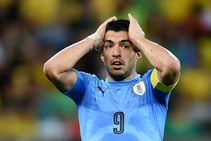 Uruguay 0 Argentina 0 Suarez Hobbles Off In Draw Conmebol World Cup Qualifying