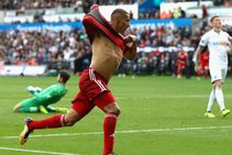 Swansea 1 Watford 2 Late Richarlison Strike Secures Maximum Points For Hornets