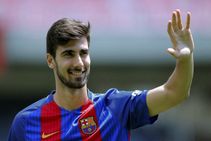 Juventus Manchester United Target Barcelona Midfielder Andre Gomes