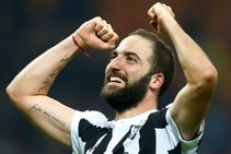 Higuain Stars Juventus Victory