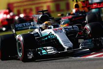 Hamilton Closes On Championship Suzuka Win Vettel Retires Formula One