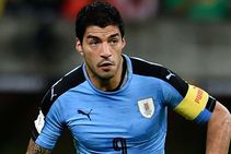 He S Fit Play Tabarez Dismisses Suarez Knee Injury