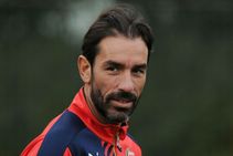 Arsenal Legend Pires Confirms Pl Bengaluru Show