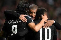 Playing With Cavani And Neymar Is Easy Says Mbappe Psg Ligue 