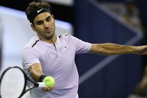 Federer Sees Off Gasquet Reach Shanghai Semis