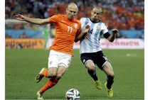 Liverpool Set Sights On Former Midfield Mascherano