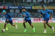 Hard Beat Legends Ms Dhoni Virat Kohli Race Axar Patel