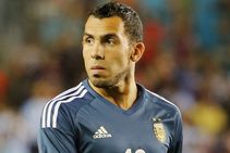Shanghai Shenhua Not Ruling Out Carlos Tevez Extension
