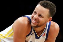 Nba Curry S Offensive Explosion Leads Warriors Past Nets