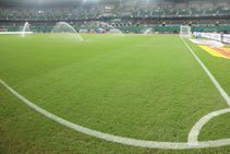 Neufc Female Fan Heckled Chennaiyin Supporters