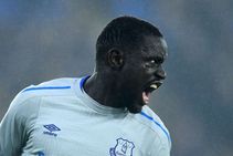 Everton Striker Niasse Facing Two Match Ban After Fa Diving