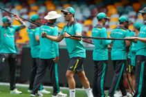 Hollioake Urges England To Grind Down Fragile Australia Quicks