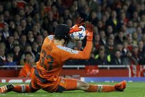 Petr Cech Rejects Claims Power Shift From Arsenal Tottenham Hotspur