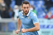 Inter Set Beat Host Clubs Star Defender Stefan De Vrij