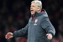 I M Not Pochettino Wenger Refuses Give Up On Title