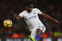 Batshuayi Must Prove He S Better Than Morata Hazard Conte
