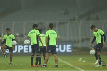Isl Confident Mumbai City Take On Bottom Of The Table Delhi Dynamos