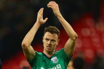 Alan Pardew Fears Losing Jonny Evans