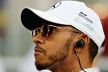 Lewis Hamilton Deletes Instagram Posts Removes Twitter Apology