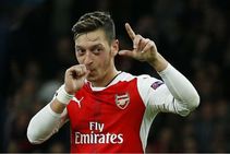 Mkhitaryan Calls Arsenal Teammate Ozil The Best Playmaker