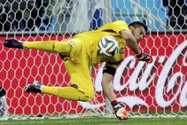 Manchester United No 2 Sergio Romero Eyes January Exit Amid Fears Of World Cup Spot