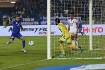 Isl Mumbai City Hammer Delhi Dynamos 4 0 Go Second Spot