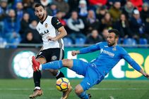 Valencia Miss Chance Close Gap With Barcelona