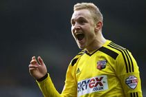 Huddersfield Town Set Sign Former Tottenham Midfielder