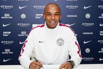 Fernandinho Seals Extended Manchester City Contract