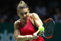 Halep Sharapova Saunter Through Shenzhen