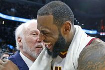 Lebron James 30000 Points Cavaliers Spurs Score Tuesday Games