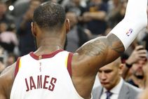 Lebron S Triple Double Leads Cavaliers Past Pacers