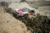 Loeb Wins Dakar S Fourth Stage Peterhansel Keeps Overall Le