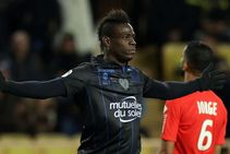 Ligue 1 Review Balotelli At The Double As Payet Shines And Malcom Toils