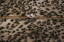 Sainz Handed 10 Minute Penalty As Dakar Resumes