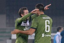 Juventus Khedira Higuain Punish Ill Disciplined Chievo