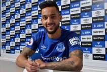 Theo Walcott Swaps Arsenal Everton