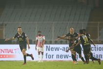 Isl Atk Hurt Kerala Blasters Chances With 2 2 Draw