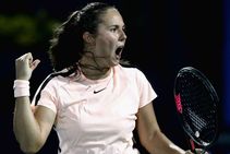 Curtains For Konta And Ostapenko In Dubai