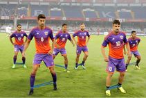 Isl Desperate Fc Pune City Wary Confident Northeast United Fc