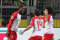 Borussia Dortmund 1 Augsburg 1 Danso Ends Stoger Winning Bundesliga Run