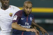 Psg S Lucas Moura Signs Tottenham