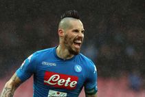 Cagliari 0 Napoli 5 Hamsik Edges Closer To Century Serie A