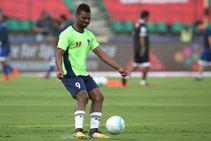 Buoyant Delhi Dynamos Take On Mumbai City