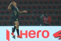 Isl Kerala Blasters Stay Alive With Narrow Win Over Northeast United Fc