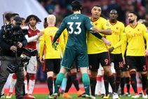 Arsene Wenger Salutes Petr Cech Arsenal Watford
