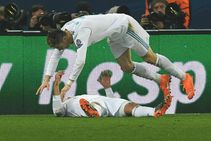 Ronaldo Casemiro Send Holders Real Striding Through