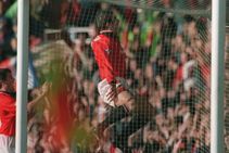 Manchester United V Liverpool Expensive Celebrations Camera Kissing And Late Goals