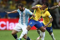 Gonzalo Higuain Sampaoli Ponders Carlos Tevez Argentina World Cup